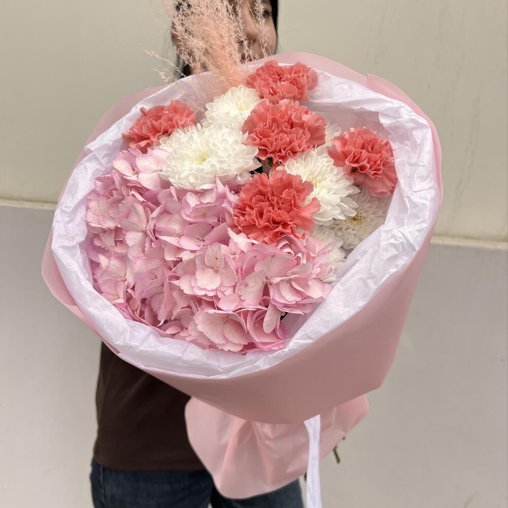 Облачко 🌤, букет с гортензией 🌸