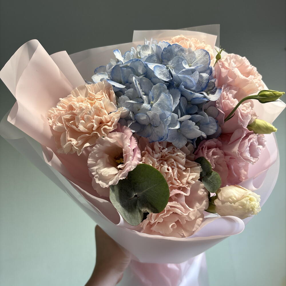 Букет комплимент из гортензии, эустомы и диантуса💕💐