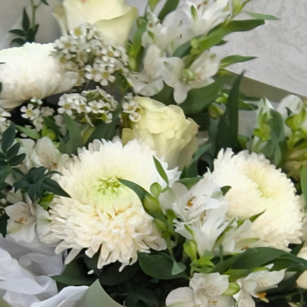 Букет из роз с альстромерией (709)