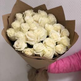 Ramo de 25 rosas blancas