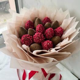 Bouquet of chocolate-covered strawberries Chocolate boom mini