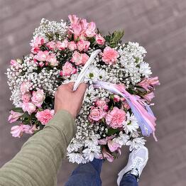 Цветы и подарки Family Flowers