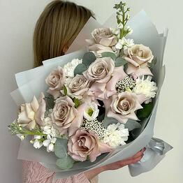 Купить цветы рядом со мной спб крымск цветы с доставкой недорого