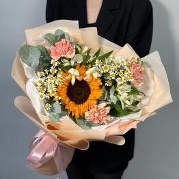 Gentle Flowers Lessner