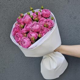 Ramo de rosas de peonía de arbusto