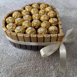 Сердце из конфет размера L (Фереро роше и мерси)