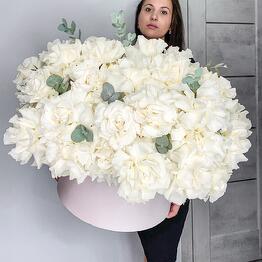 Французские розы в коробке:
