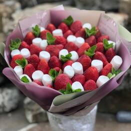 Букет из клубники с маршмеллоу "Ягодный поцелуй"🍓☁️