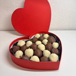 LiyaWithBerries