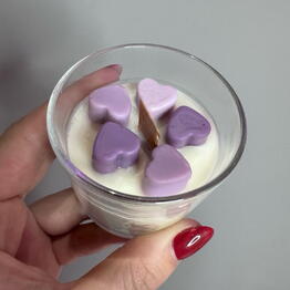 Aroma candle with the taste of Raffaello