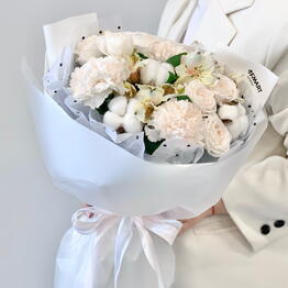 Flores ramo crema 17