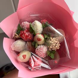 Bouquet of chocolate-covered strawberries