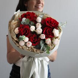 Bouquet of burgundy roses