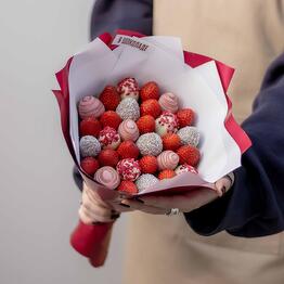 Strawberry bouquet "Cupid" - S