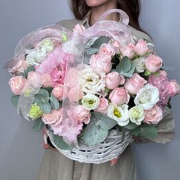 Cesta con rosa arbusto Bombastic y eustoma