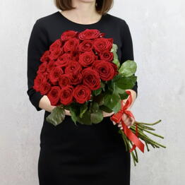 Красная роза 70 см, 25 шт