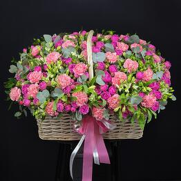 Корзина Гигант "Lady Di 🌸" с кустовыми пионовидными розами