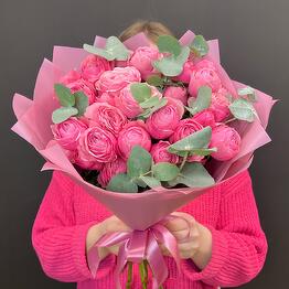 Peony-shaped Silva pink roses with eucalyptus