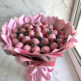 Bouquet of chocolate-covered strawberries Raspberry S berry