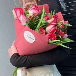 Bouquet of peony-shaped tulips