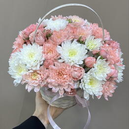 Корзинка с кустовой розочкой 🌸