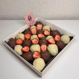 LiyaWithBerries