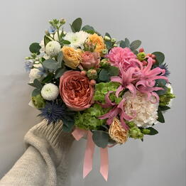 ЦВЕТЫ МАНЯТ flowers shop
