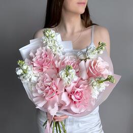 Duo bouquet of French rose and mattiola