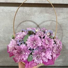 Basket with chrysanthemums