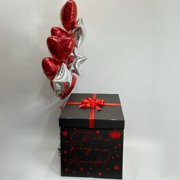 Коробка с шарами серебро и красные