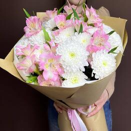 Persistent bouquet with alstroemeria and chrysanthemums