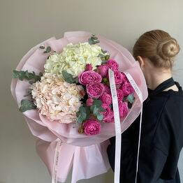 Влюбленная в цветы