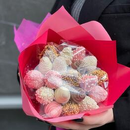 Букет клубника в шоколаде 19 ягод