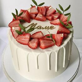 Cake for Mom with strawberries