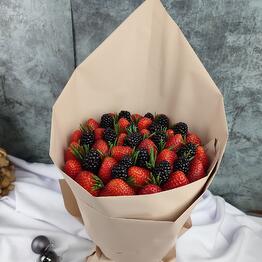 Bouquet of strawberries Lauren XS