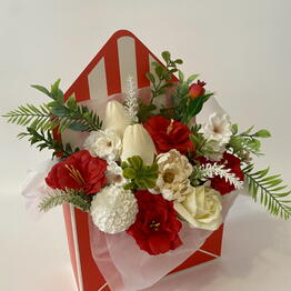 «RED FLOWERS» композиция из мыльных цветов