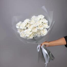 Bouquet of White dianthuses