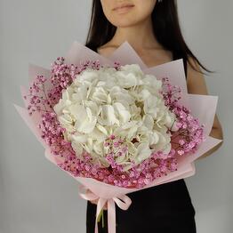 Bouquet of hydrangeas and gypsophila, bouquet 354