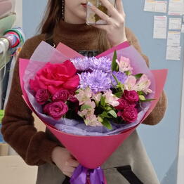 Яркий букет цветы