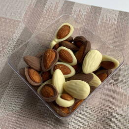 Elena Chocolatique