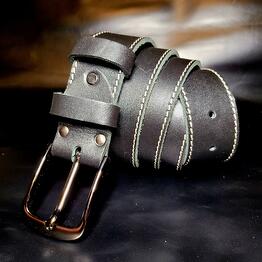 Genuine leather belt, handmade. Color: Gloss black