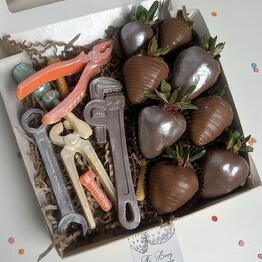 Клубника в шоколаде для настоящих мужчин