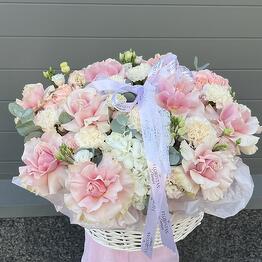 Корзина большая с ажурными розами