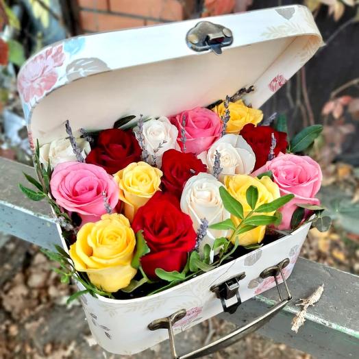 Яркий чемоданчик