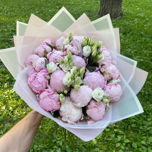 19 peonías con eustoma