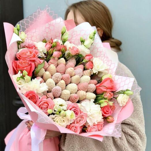 Bouquet with strawberries and flowers