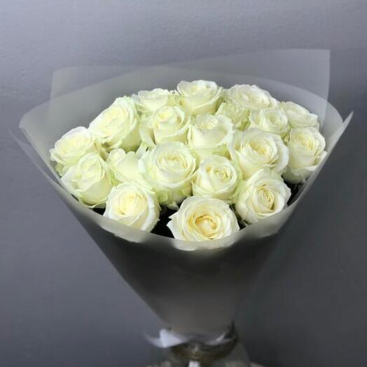 Ramo de rosas fragantes blancas