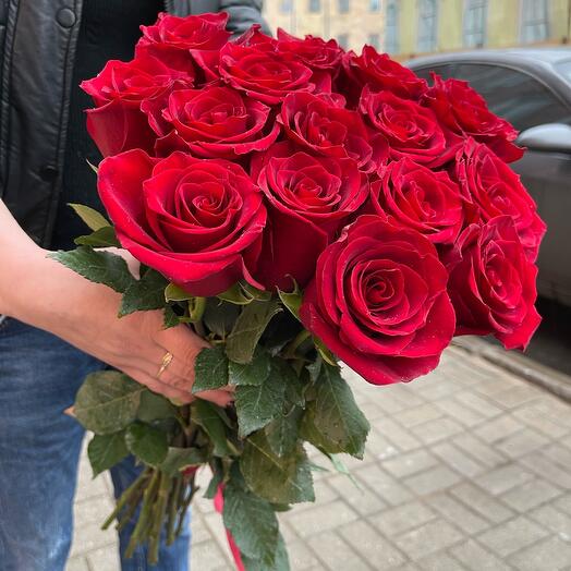 17 роз Эквадор 60 см