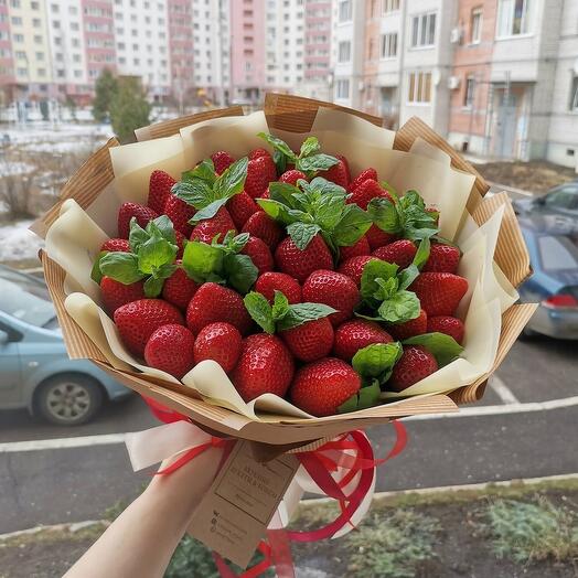 Букет клубничный "Мятный"