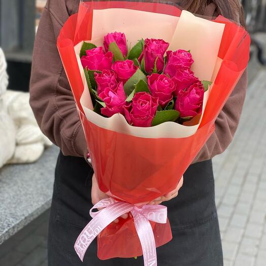 Bouquet of 11 Kenyan roses (color in assortment)